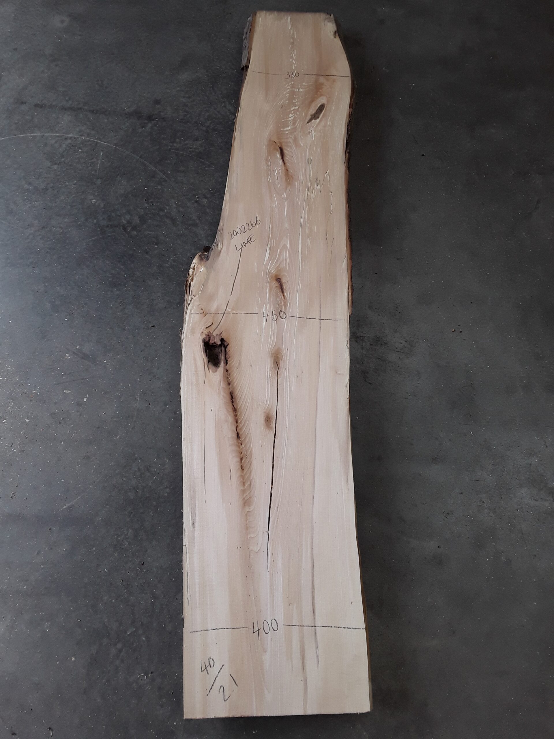 Lime - 40 mm x 390 mm x 2.1 m